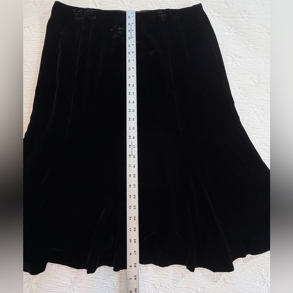 Jones New York black velvet midi skirt size 16 flare party - Picture 7 of 7
